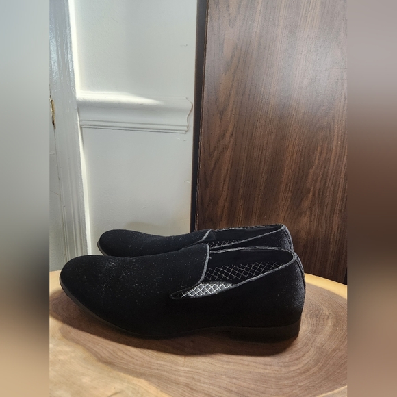 Steve Madden Men's Loafers - Size 11 - Black Velvet - Gently Used - Picture 2 of 7